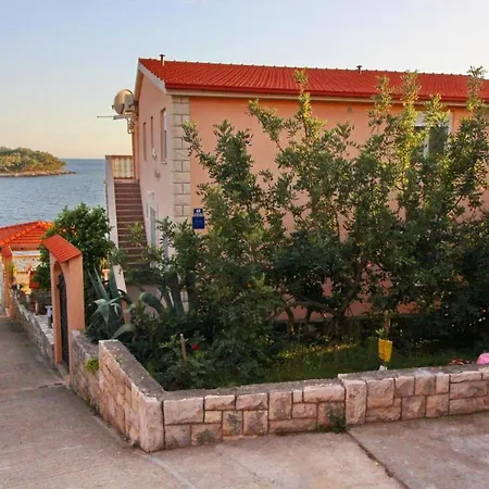 2 Bedroom Apartment With Terrace Appartement