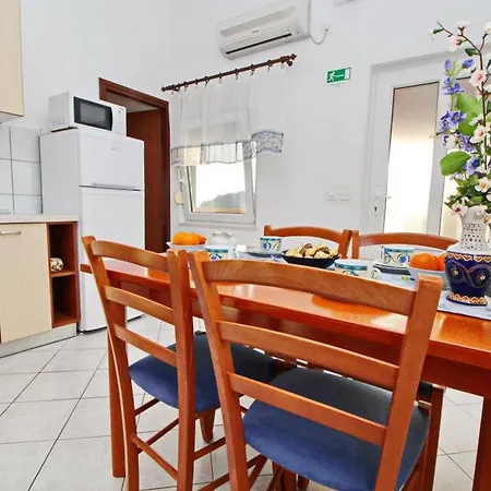 Senija - Comfort Two Bedroom With Terrace And Sea View Lavander *