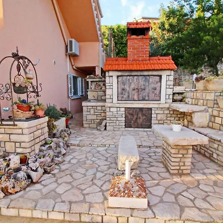 Apartment Senija - Comfort Two Bedroom With Terrace And Sea View Lavander